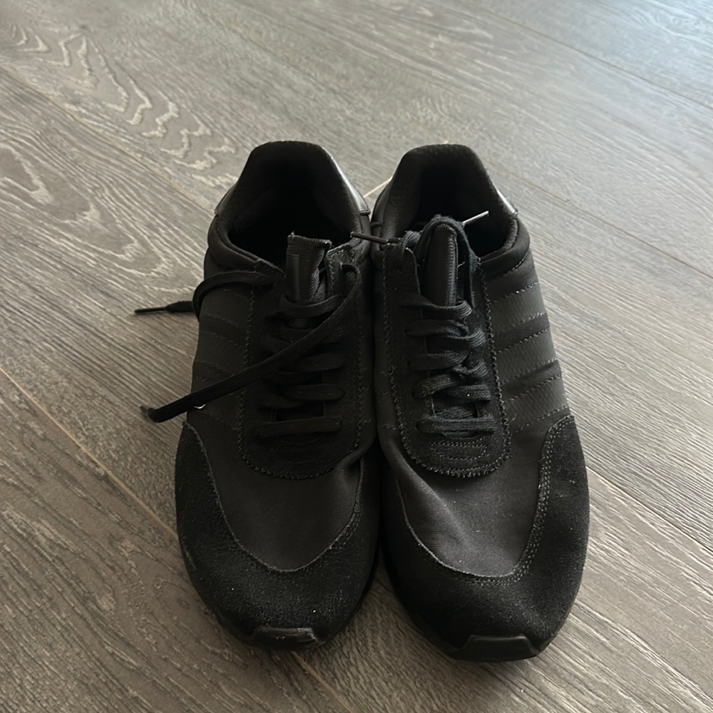 Mens black adidas size 11
